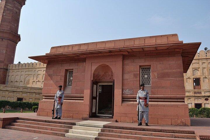 Full Day Private Guided Lahore Sightseeing Tour