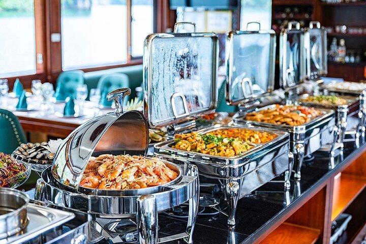 Halong Bay Luxury Day Cruise with Buffet Lunch