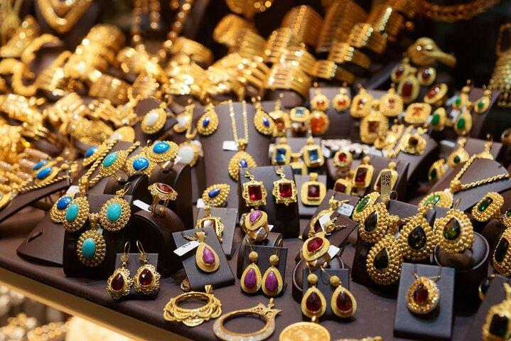 Private Tour Cairo Shopping Papyrus Perfume Bazar Cotton Shop