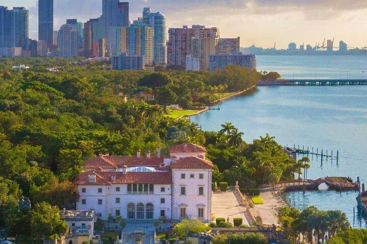Miami Downtown Airplane Tour with Free drinks