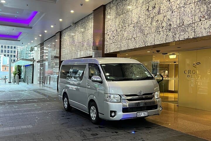 Premium Private Transfer From Auckland Airport To Whangaparoa