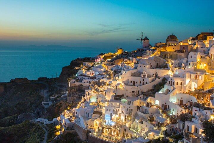 (5h) Santorini Discovery Private Tour–Oia, Villages & Black Beach