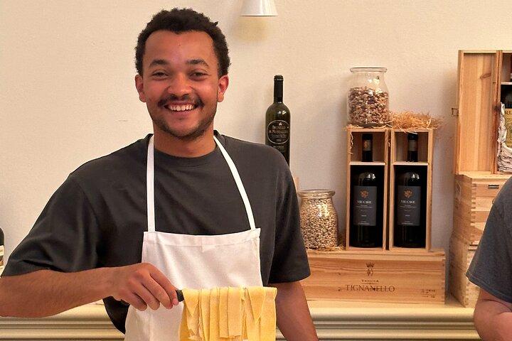 Florence: Pasta Cooking Class with Unlimited Wine