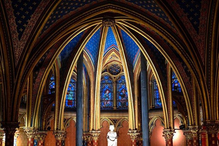 Sainte-Chapelle and Conciergerie Guided Tour with Ticket in Paris