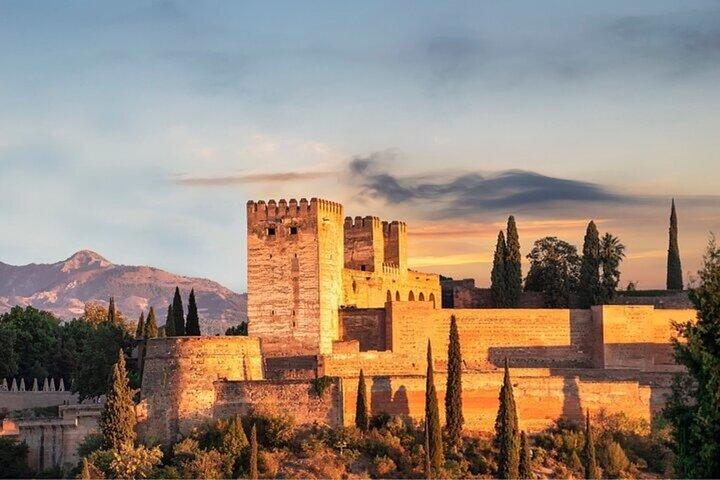 Albayzín and Sacromonte Private Guided Walking Tour in Granada