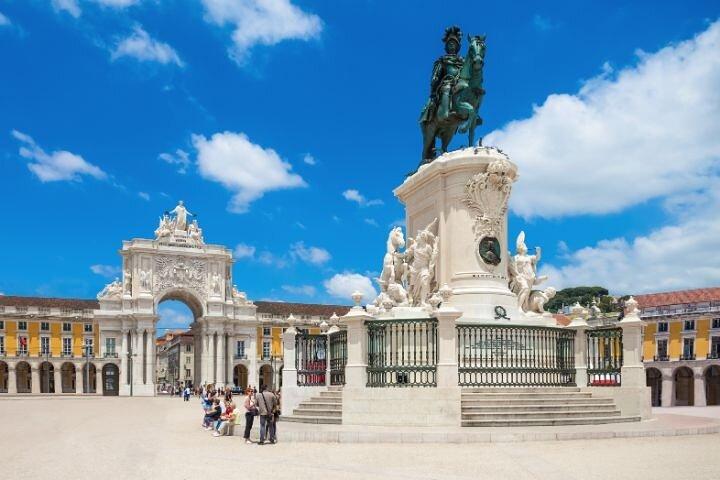 Lisbon Private Grand Day Tour with Tickets
