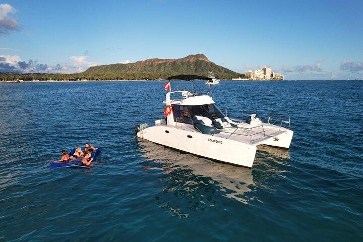 Waikiki: Small Group Turtle Canyon Snorkel Boat Tour