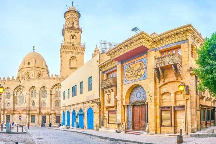 CAIRO ATTRACTIONS ( Just a private car + Tour Guide 8 Hours ) without tickets