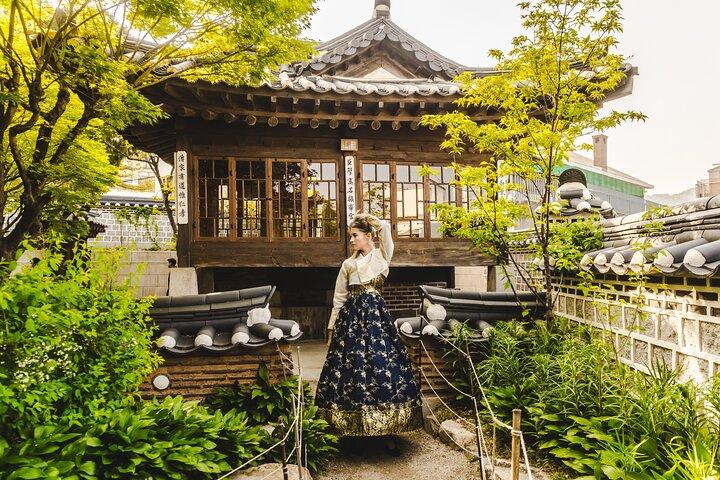 Private Vacation Photography Session with Local Photographer in Seoul