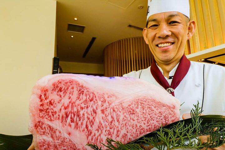 Luxurious Kobe Beef Teppanyaki Course Meal in Kobe