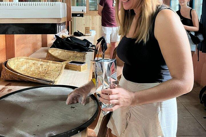 Halpewatte Handmade Tea Tour in Ella Sri Lanka