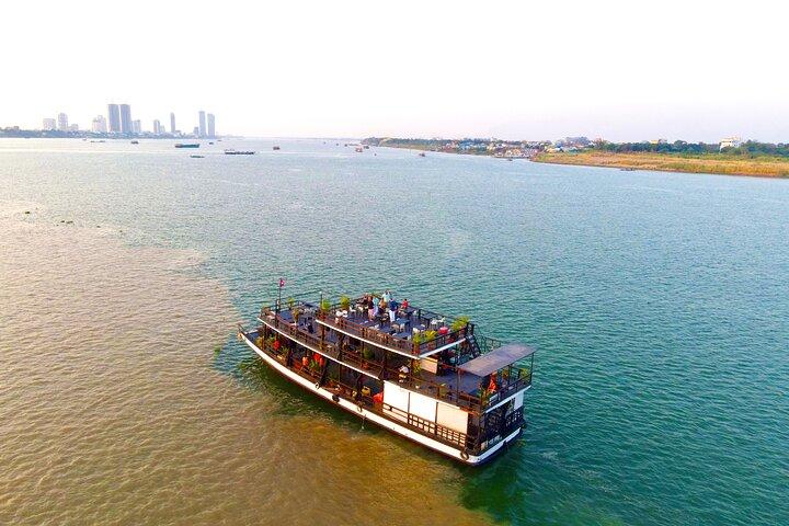 Sunset Cruise with unlimited beer & soft drinks -English speaking guide on board