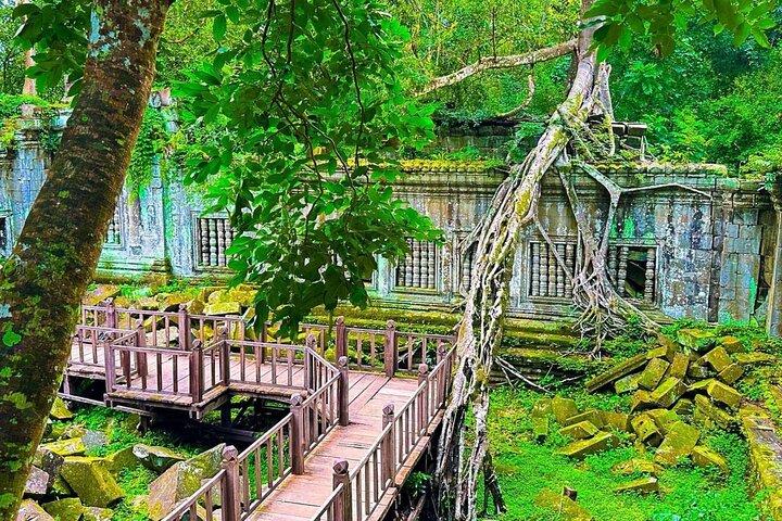 Discover Angkor Temple By Motorbike