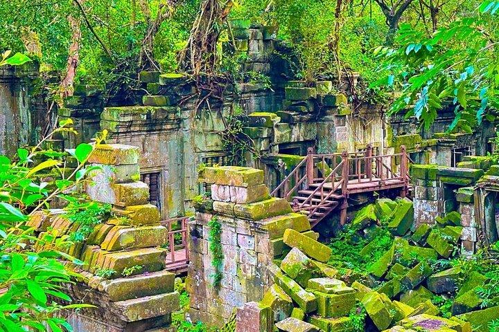 Discover Angkor Temple By Motorbike