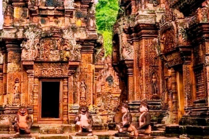 Discover Angkor Temple By Motorbike