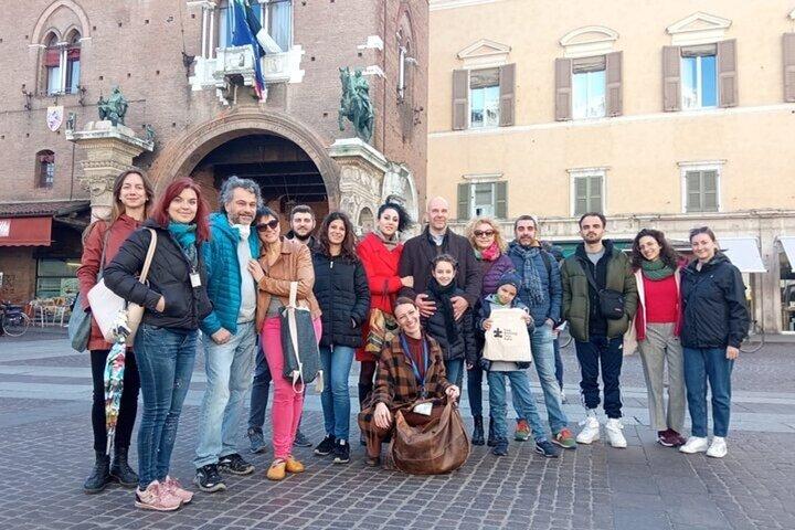 Historic Center Walking Tour in Bologna