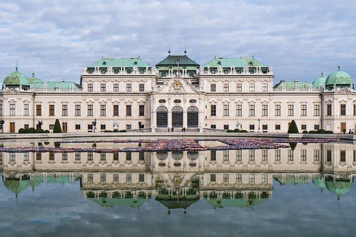 3 hour private tour in Vienna with private car
