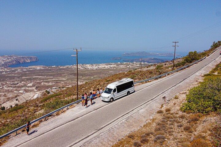 Santorini Highlights Minibus Tour with Oia Sunset