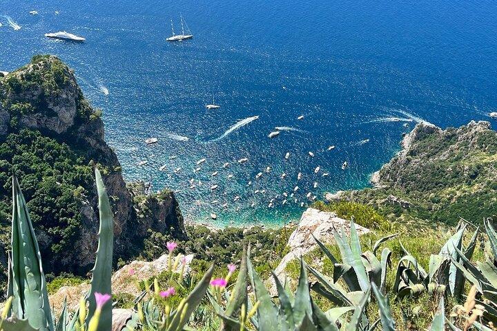 Small Group Tour from Rome to Blue Grotto, Anacapri and Capri