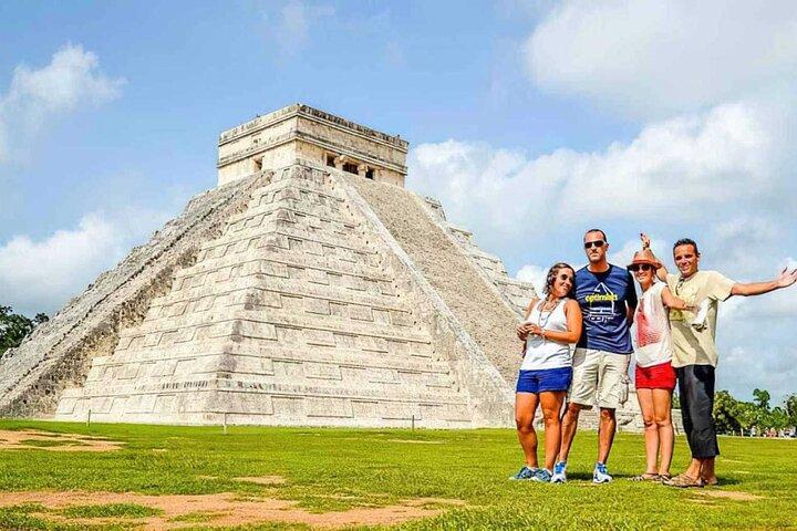 Chichén Itzá, Cenote Suytún & Cenote Ik-kil Expedition