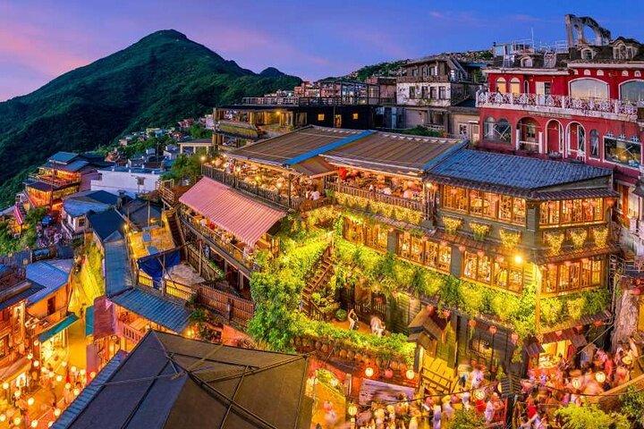 Yehliu, Jiufen & Shifen Taiwans North Coast Day and Night Tour