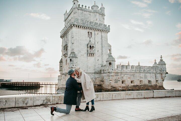 Private Vacation Photography Session with Local Photographer in Lisbon