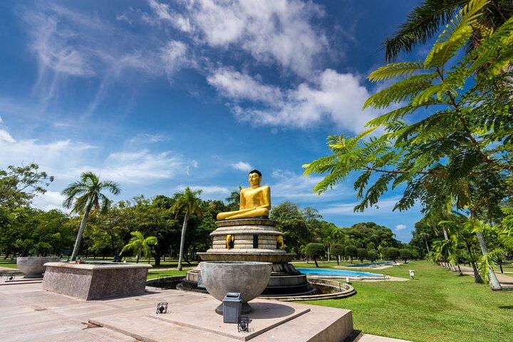 Colombo city tour by car ( Private )
