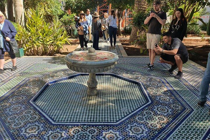 Best of Marrakech: Guided Bahia Palace & Ben Youssef Medrasa Tour