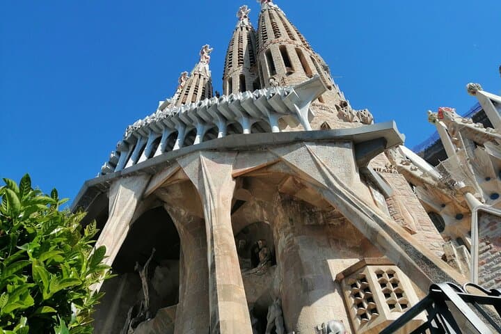 Sagrada Familia Skip The Line Guided Group Tour