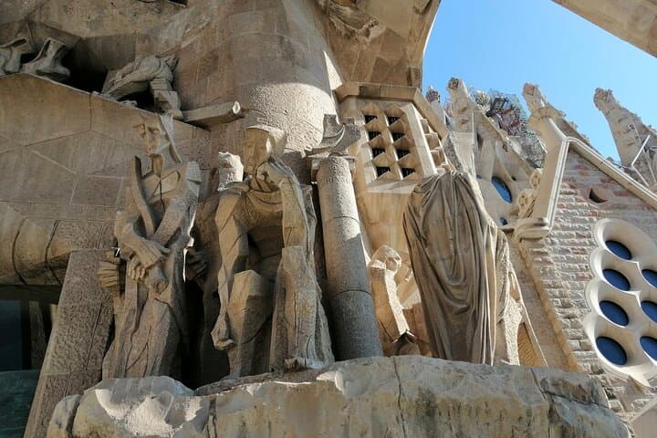 Sagrada Familia Skip The Line Guided Group Tour