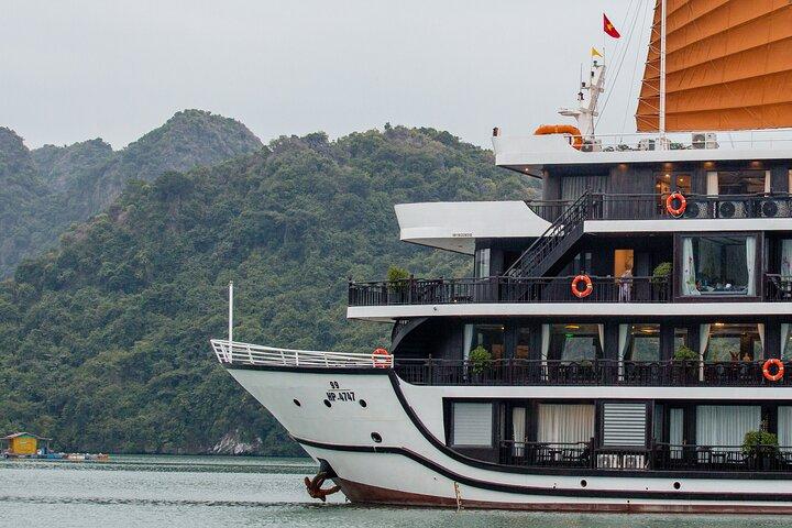 2-day Luxury Halong Bay cruise from Hanoi