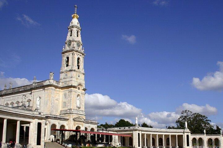 Fatima, Óbidos, Nazaré and Batalha - Full Day Private Tour