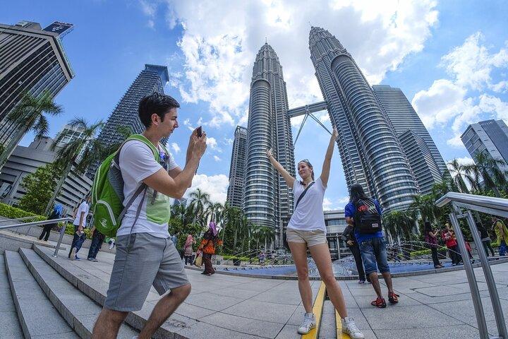 Petronas Twin Towers and Ten Wonders of Kuala Lumpur City Tour