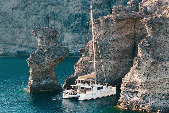 Santorini Catamaran Cruise: with Lunch, BBQ, Open Bar, Transfers