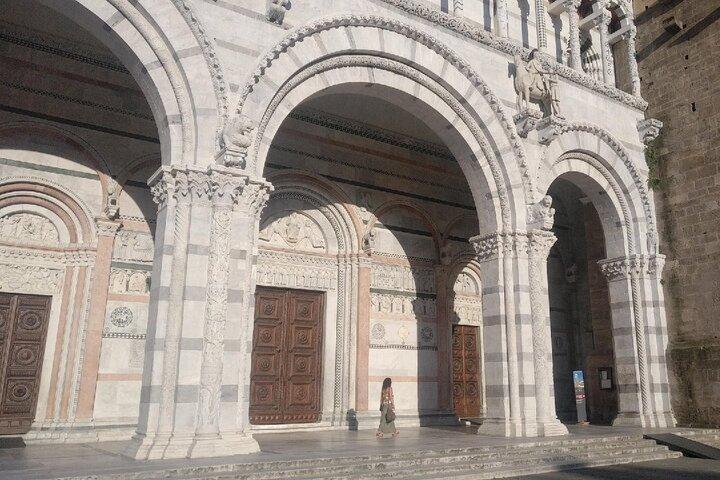 Pisa, Lucca, and Lunch at a Tuscan Winery from La Spezia