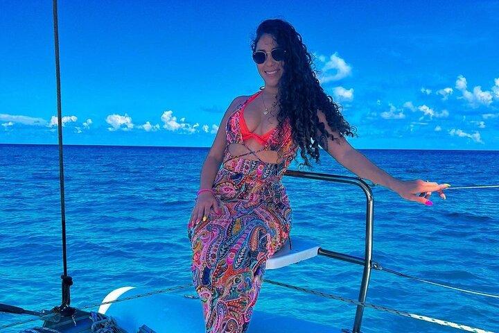 Isla Mujeres Catamaran + Snorkel + Open Bar on board + Buffet