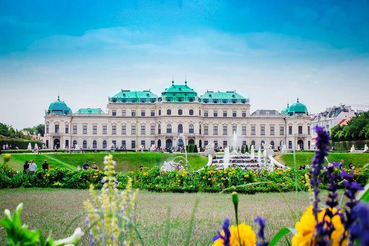 Private Transfer from Budapest to Vienna, English-speaking driver