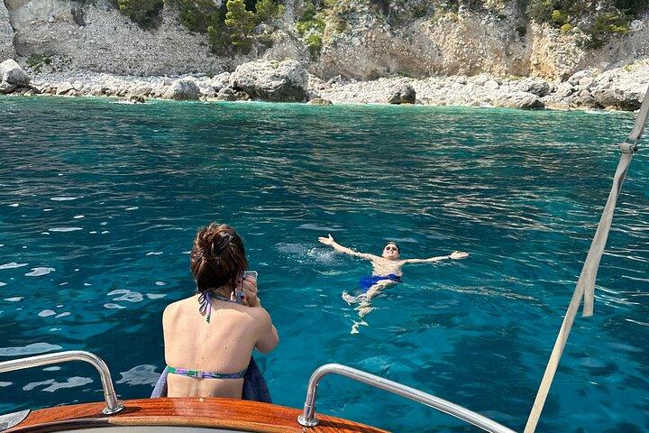 Private Boat Tour of Capri Island with Nando