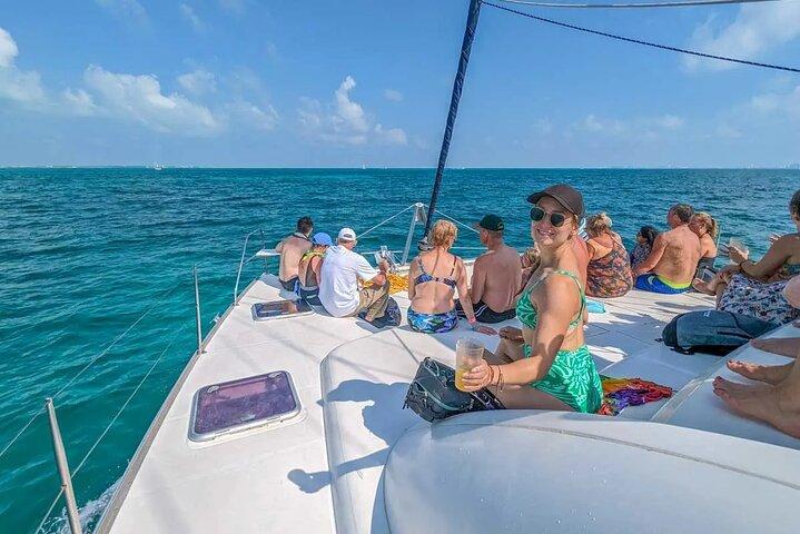 Mauritius Catamaran Cruise to Ile Aux Cerfs with BBQ Lunch