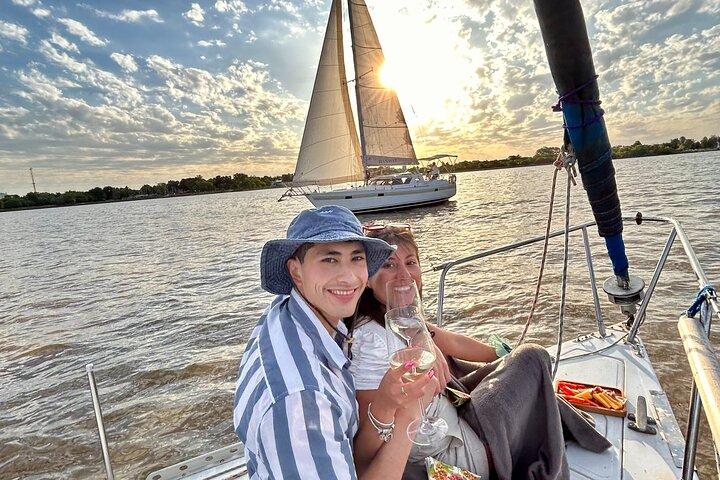 Sunset Sailing cruise in Buenos Aires