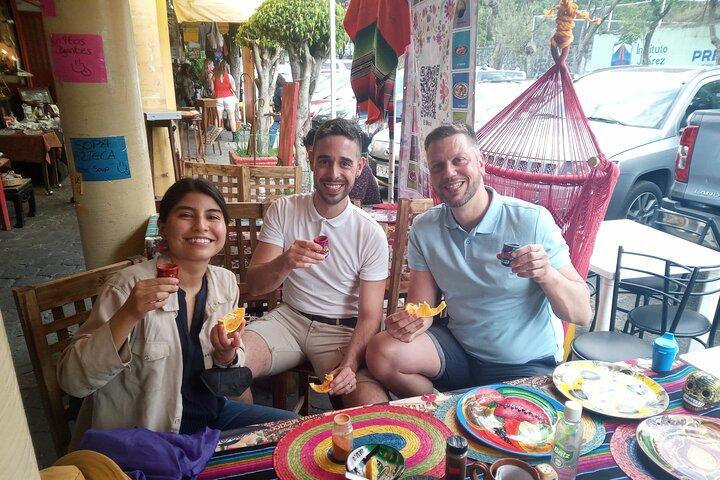 Vibrant Coyoacán Art Tour with Flavorful Mexican Fruit Tasting!
