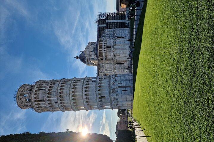 Cinque Terre and Pisa Limousine service from Florence 12 hours