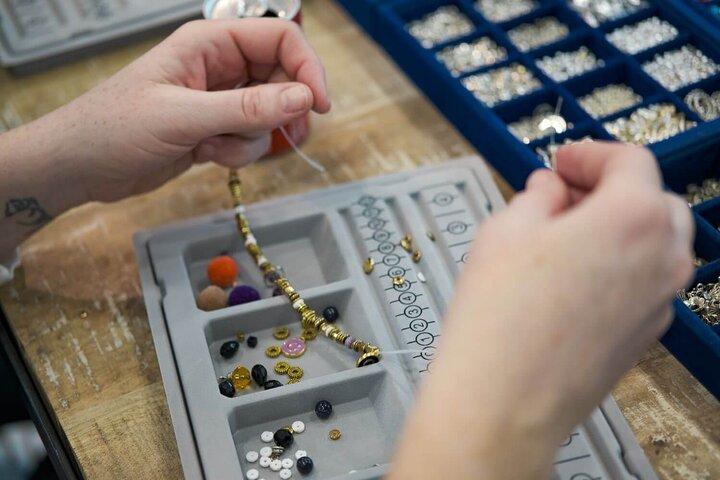 Manufacturing of Customizable Bracelets in Paris