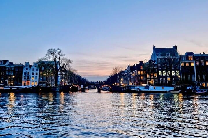 Amsterdam Evening Cruise in Small Group