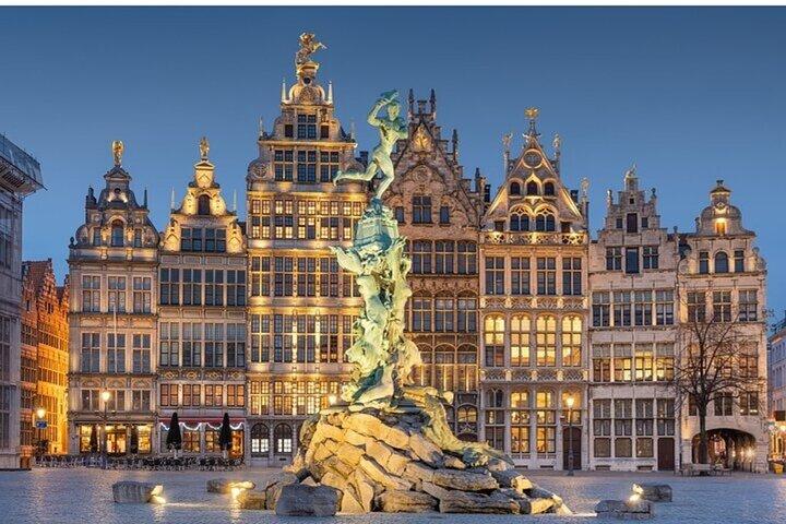 Antwerp Must-See Attractions Private Walking Tour with a Guide