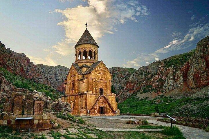 Private Day Trip to Khor Virap, Areni & Noravank