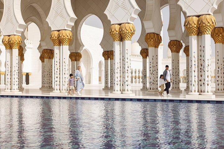 Epic Abu Dhabi with Lunch from Dubai