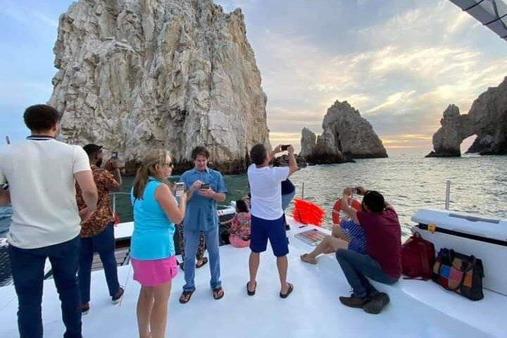 Cabo San Lucas Sunset Cruise with Unlimited Drinks