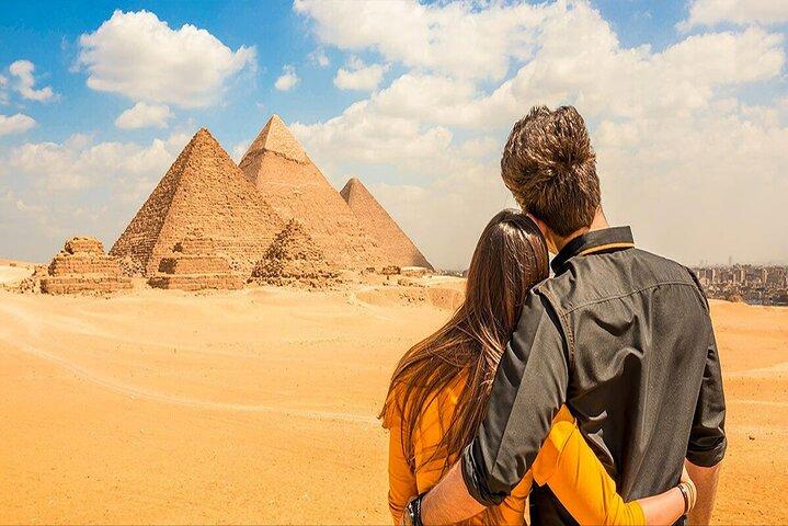 Private Tour to Giza Pyramids, Sphinx, Egyptian Museum with Lunch