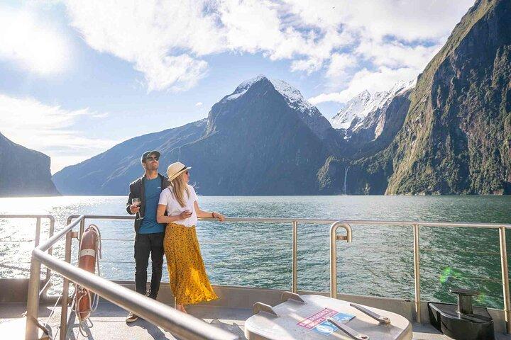 Milford Sound Tour from Queenstown with Cruise